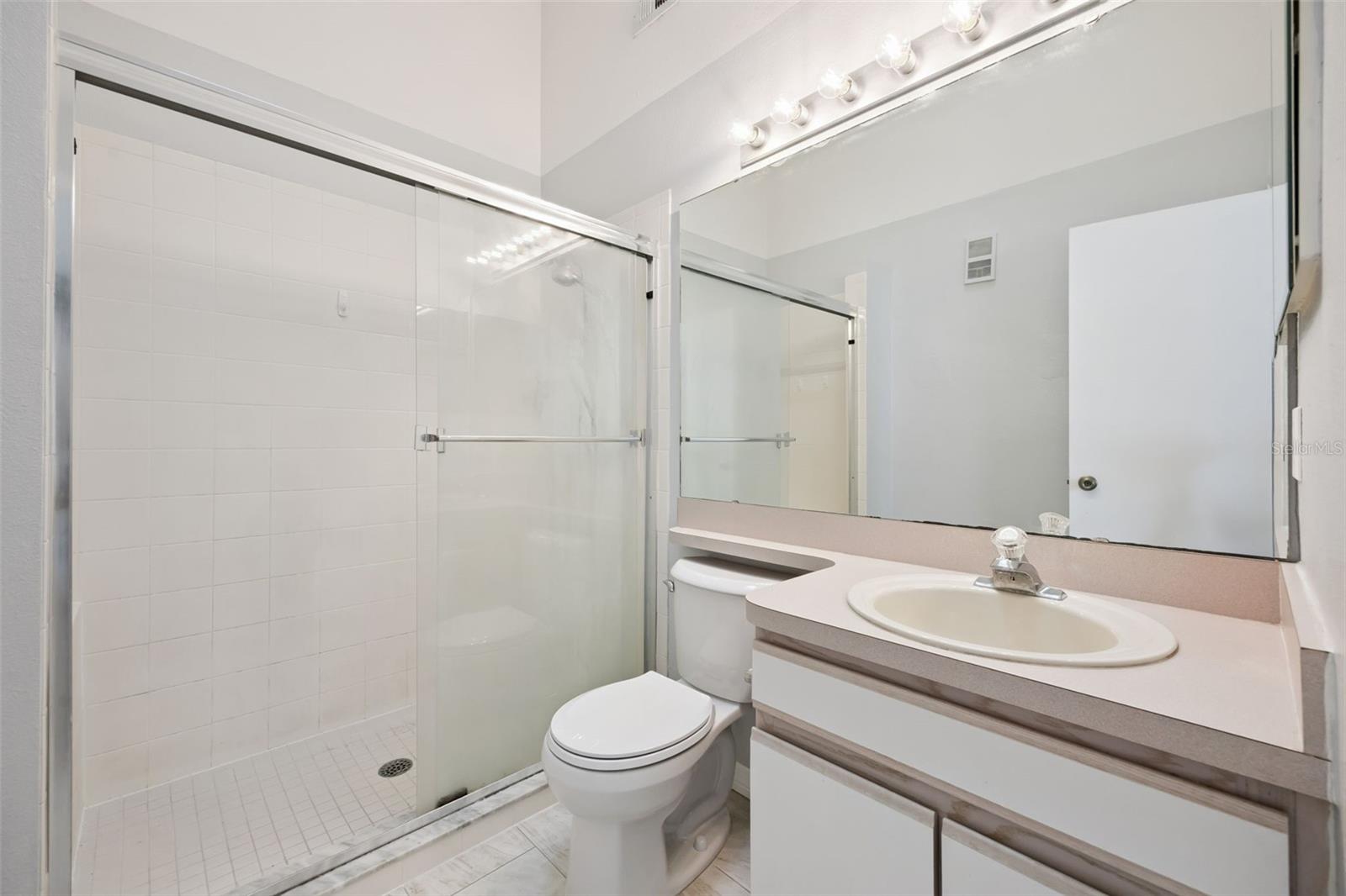 THATCHERS LANDING CONDO 03 - Residential