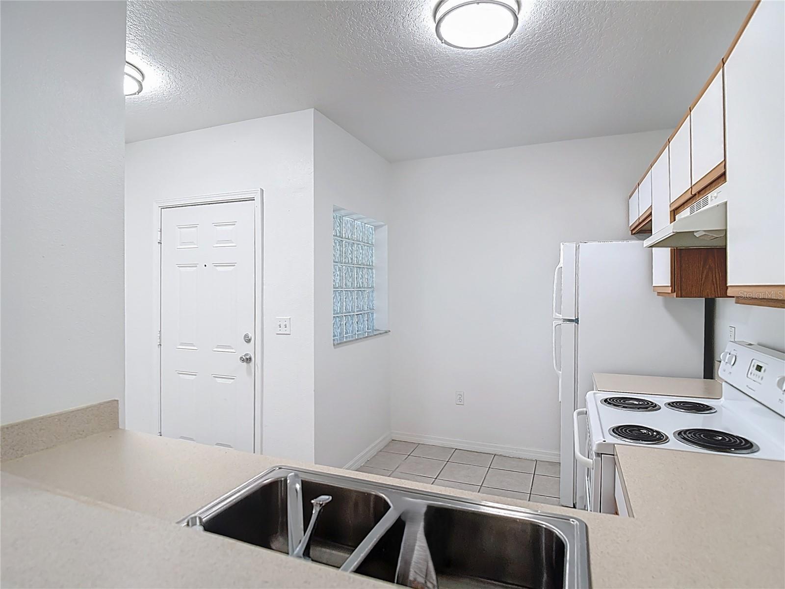 VILLAGES OF BLOOMINGDALE CONDO - Residential