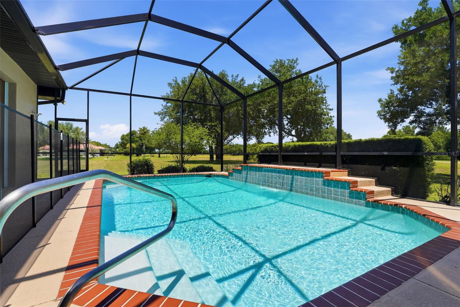 SUNNYBREEZE OAKS SUB - Residential