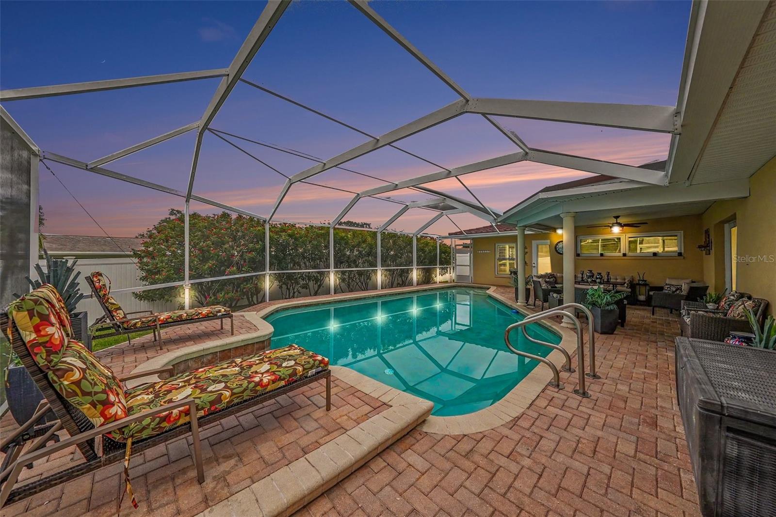 DEL ORO GROVES - Residential