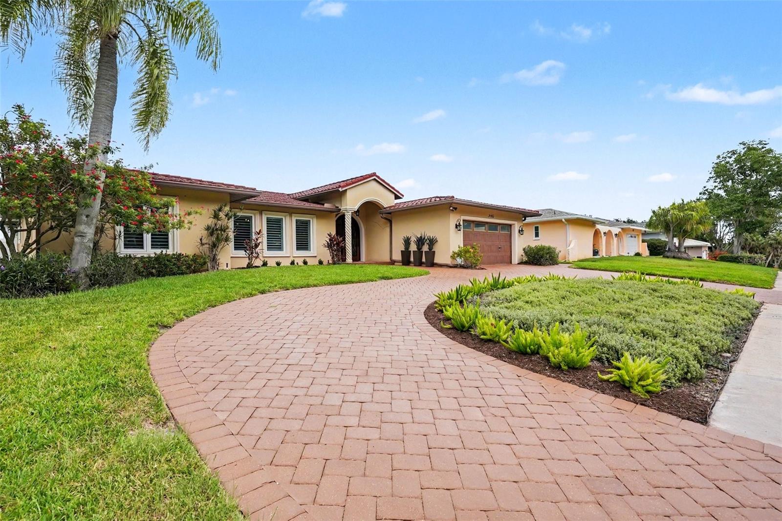 DEL ORO GROVES - Residential
