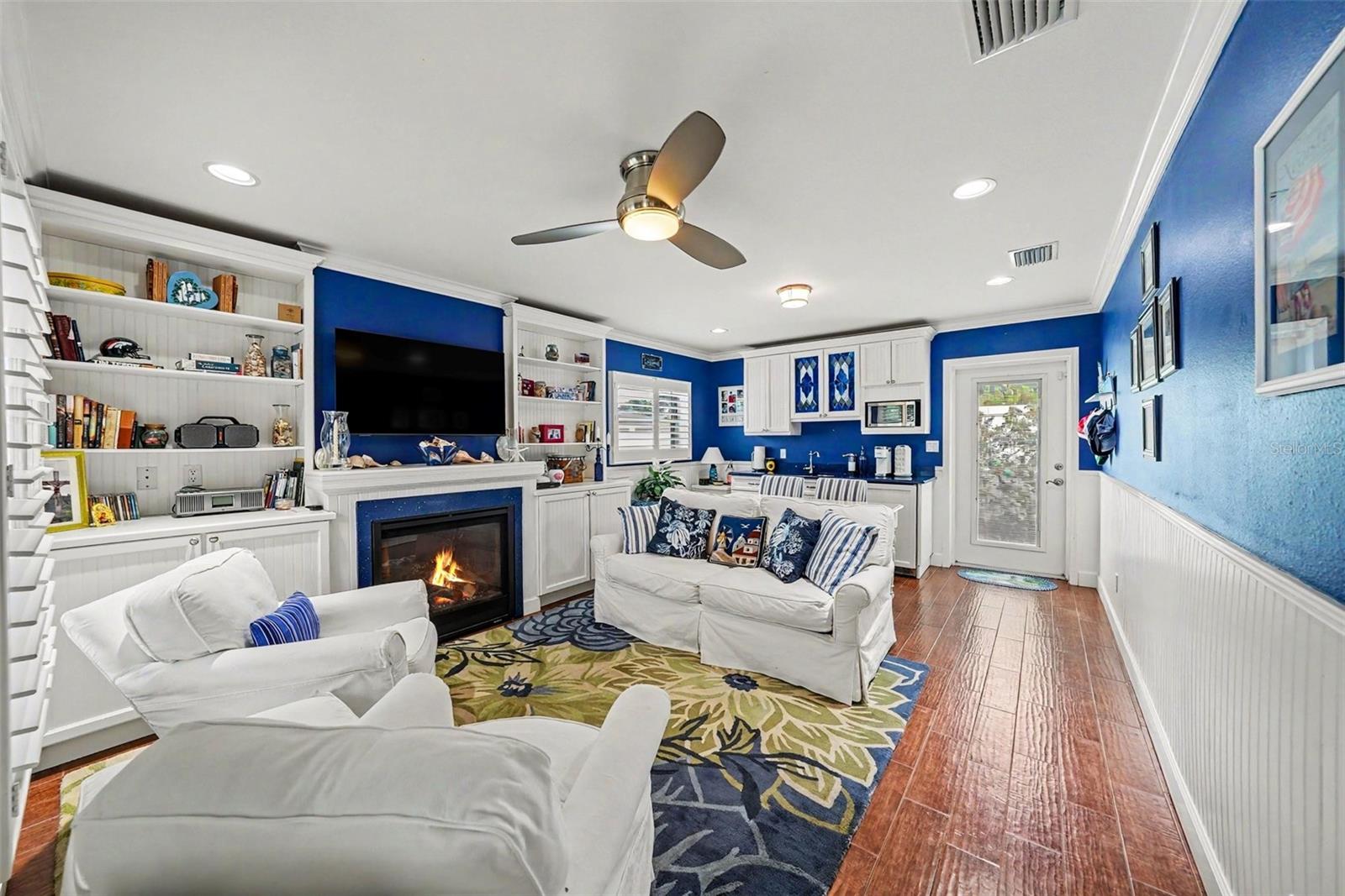 DEL ORO GROVES - Residential