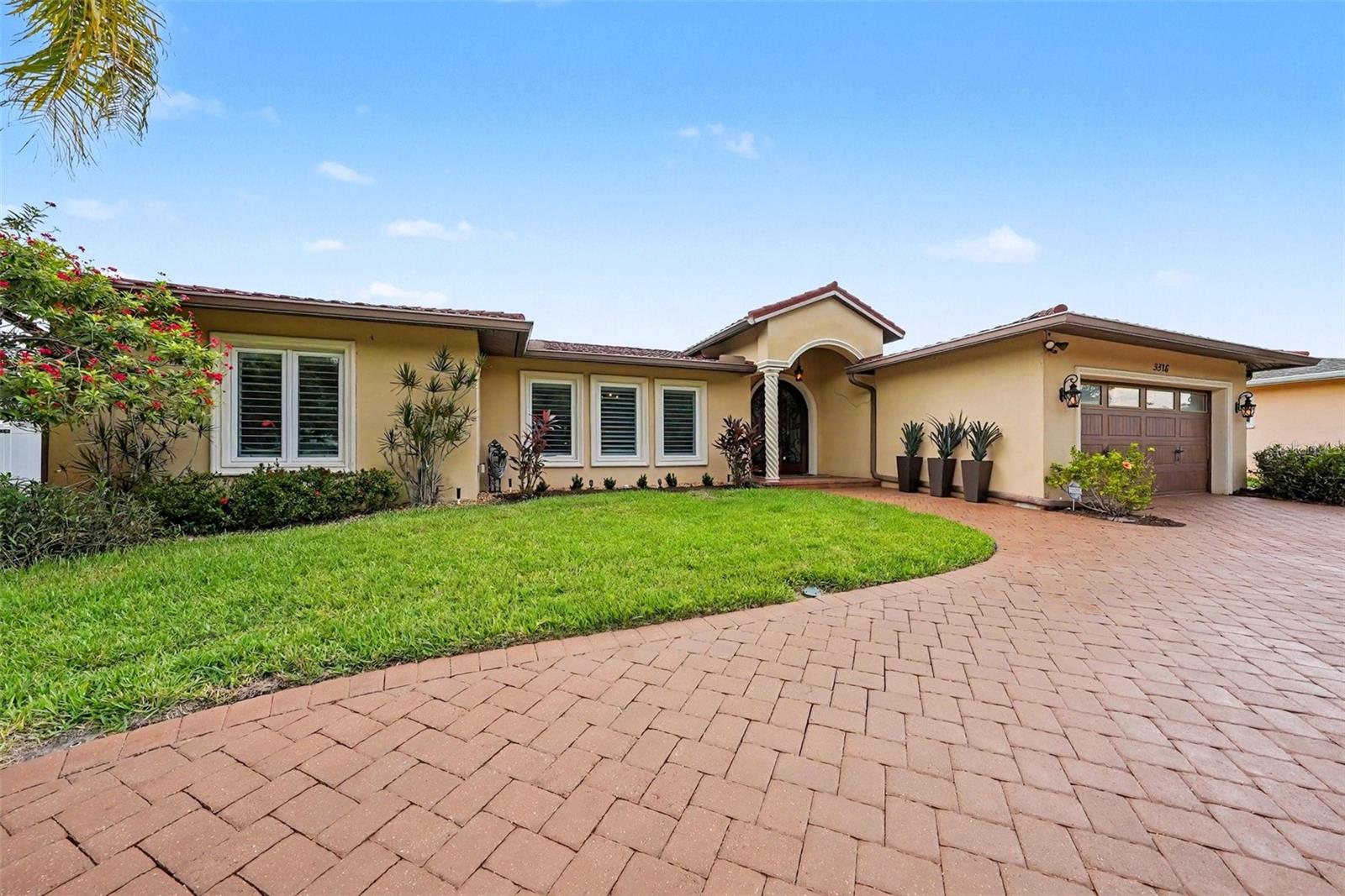 DEL ORO GROVES - Residential