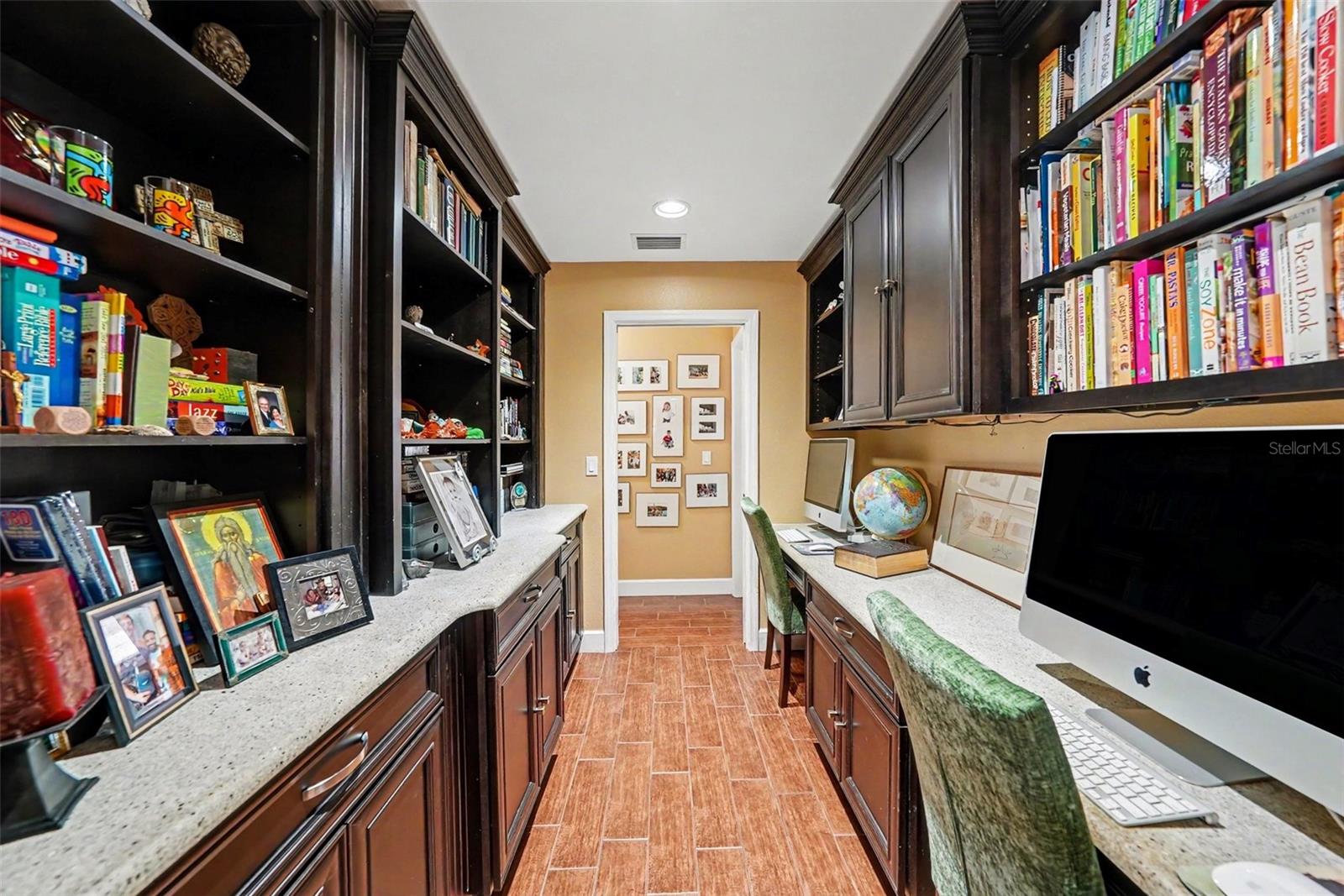 DEL ORO GROVES - Residential