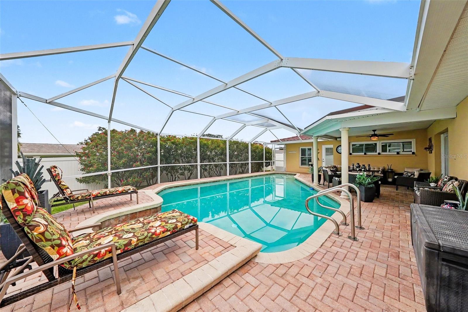 DEL ORO GROVES - Residential