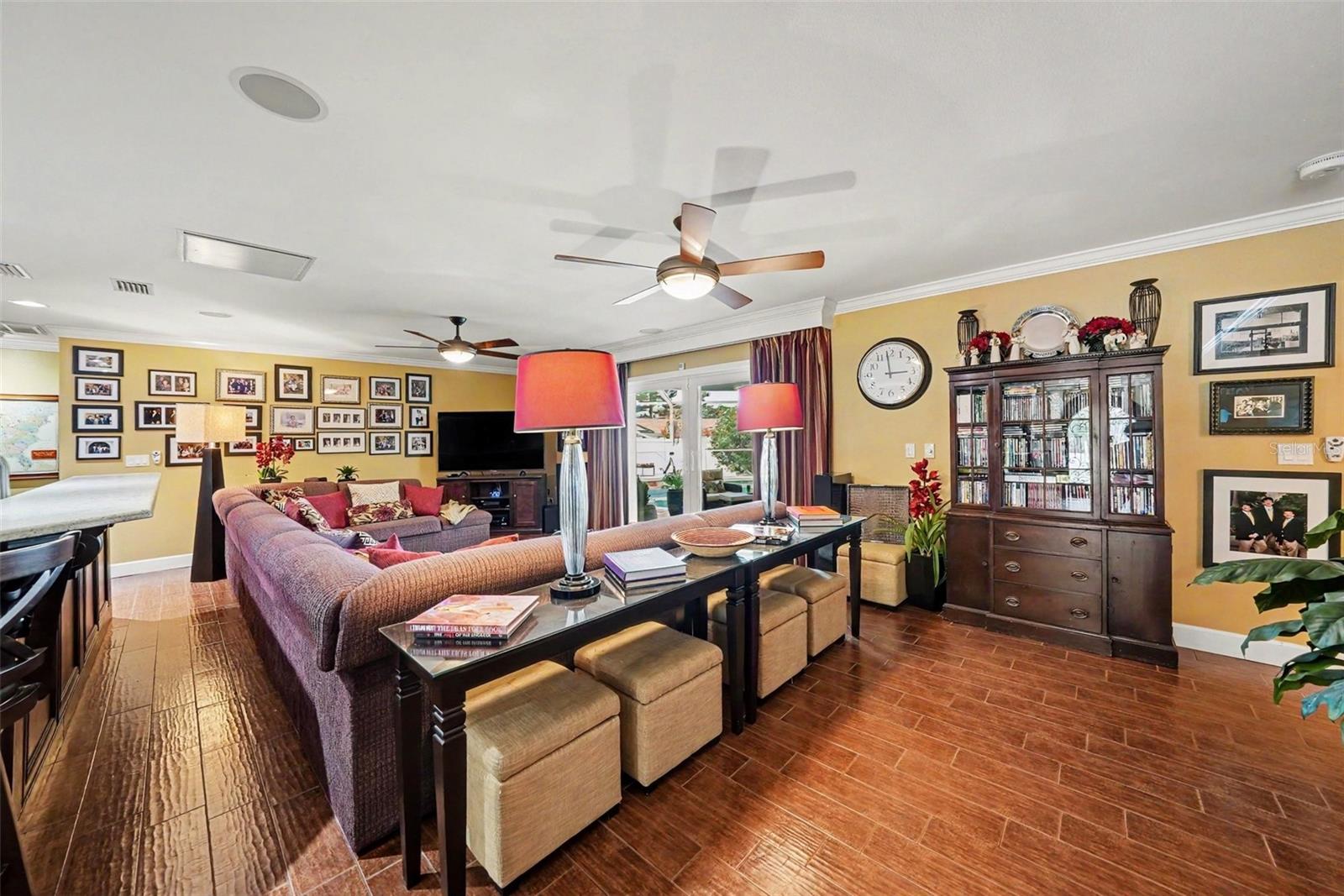 DEL ORO GROVES - Residential