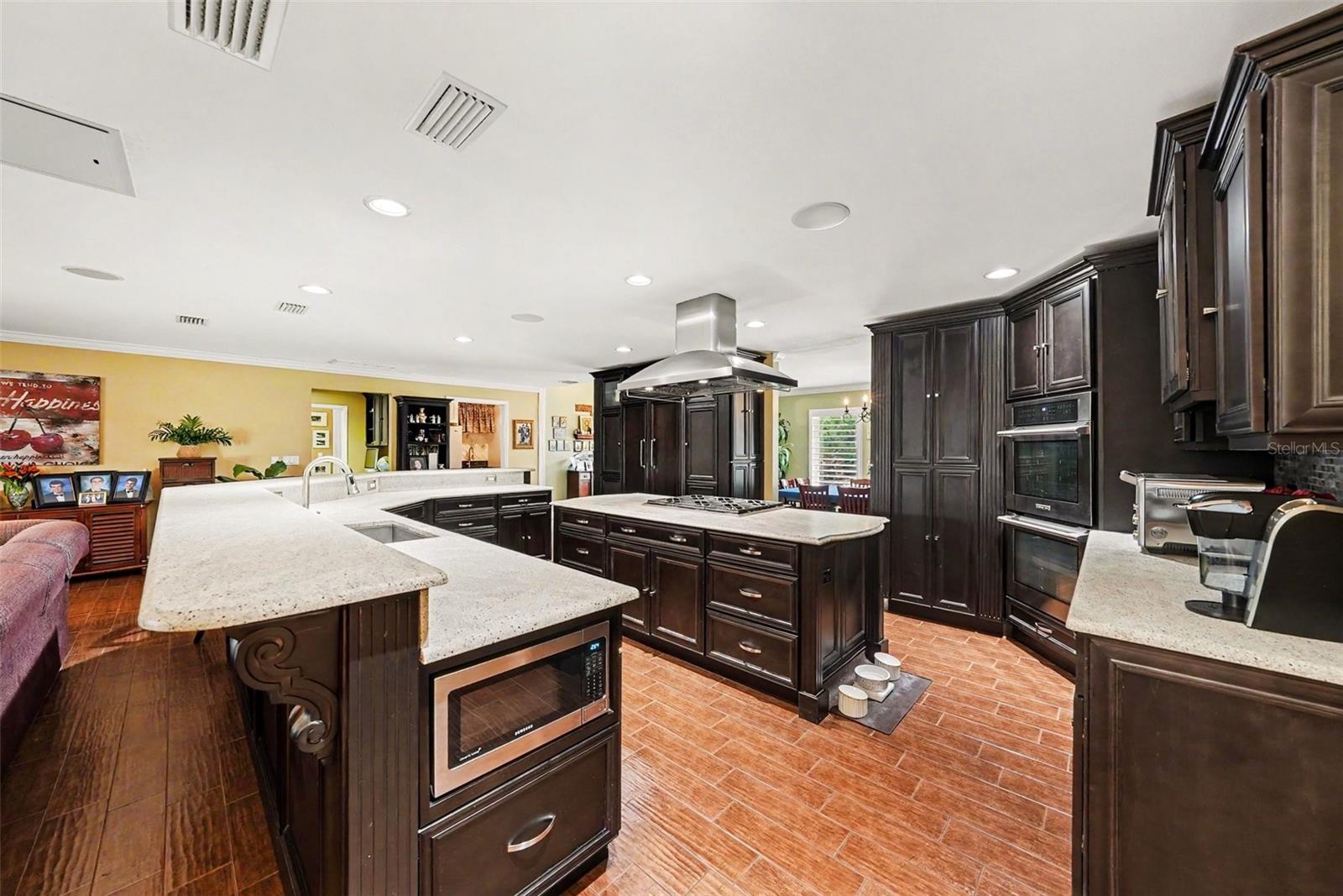 DEL ORO GROVES - Residential