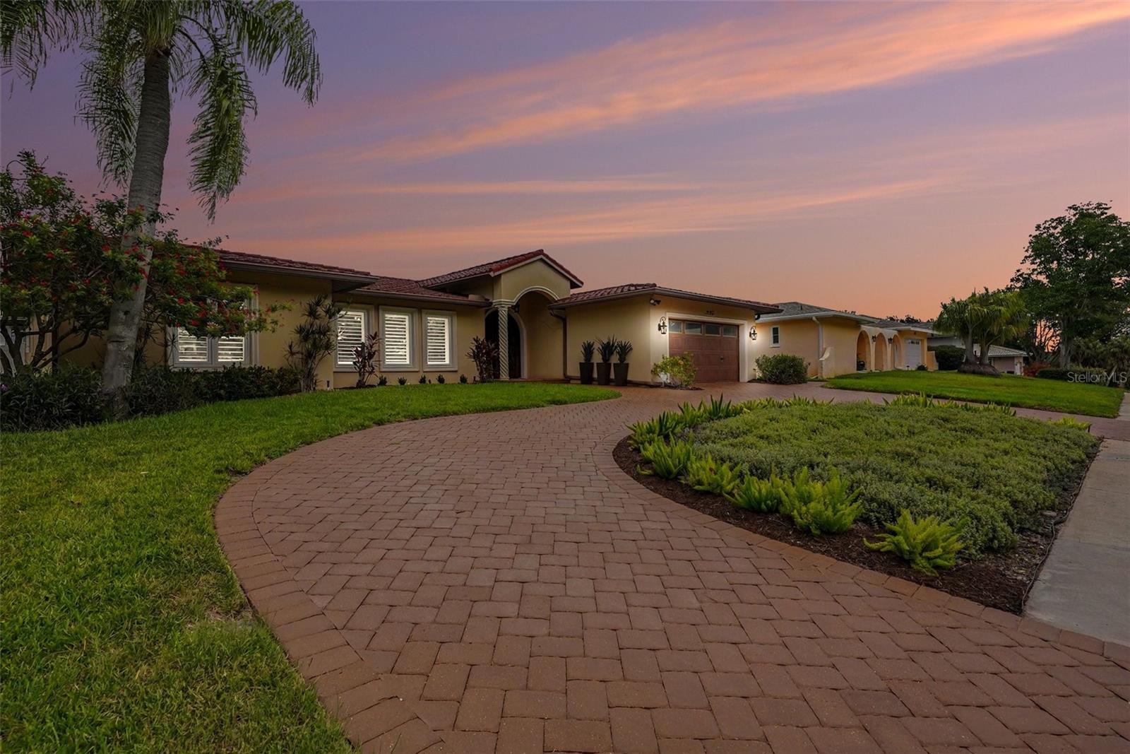 DEL ORO GROVES - Residential