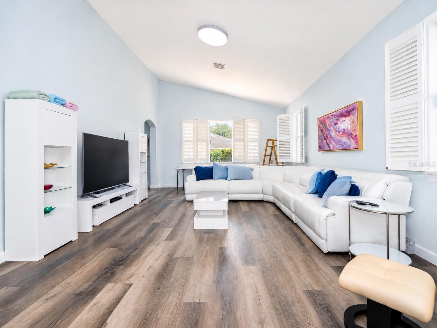 WESTMINSTER LANDING PH 01 - Residential