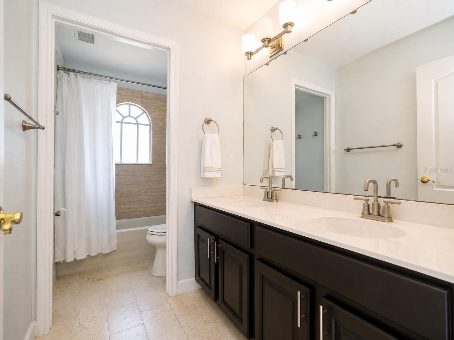 WESTMINSTER LANDING PH 01 - Residential