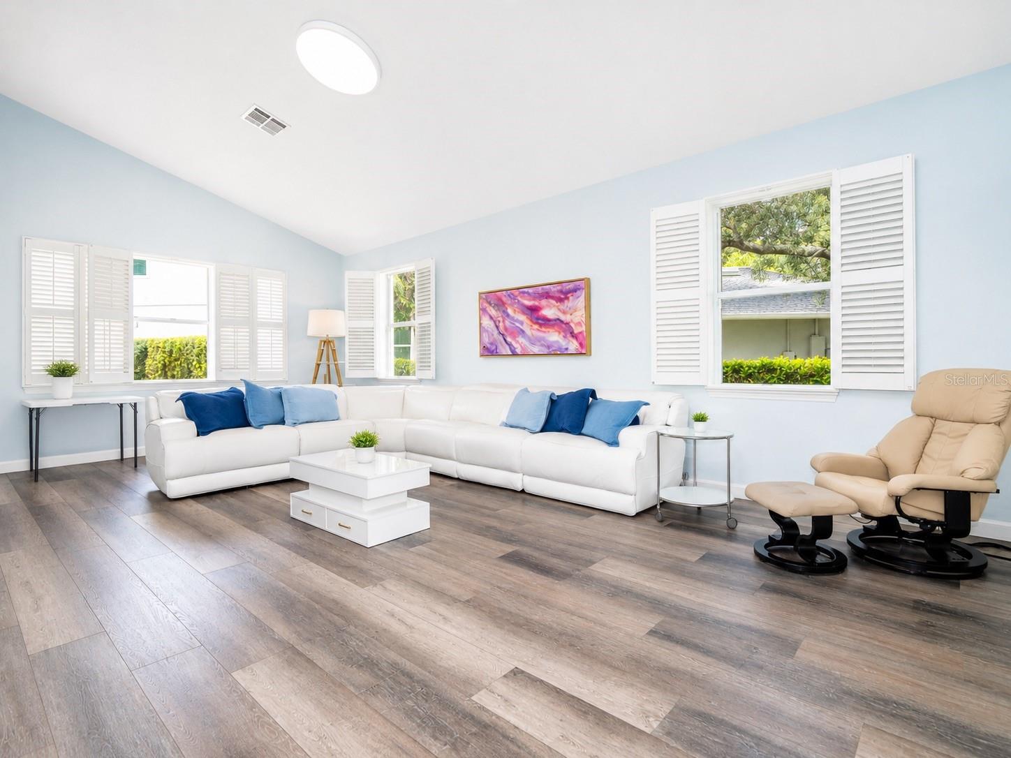 WESTMINSTER LANDING PH 01 - Residential