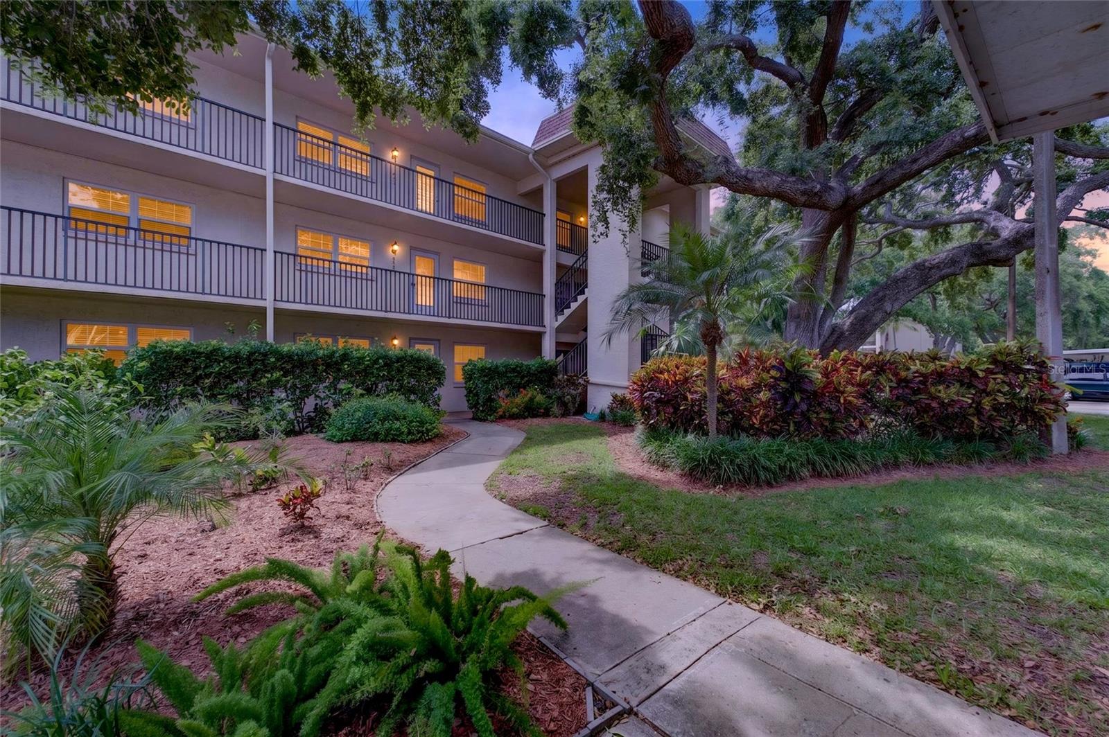 PATRICIAN OAKS - Residential