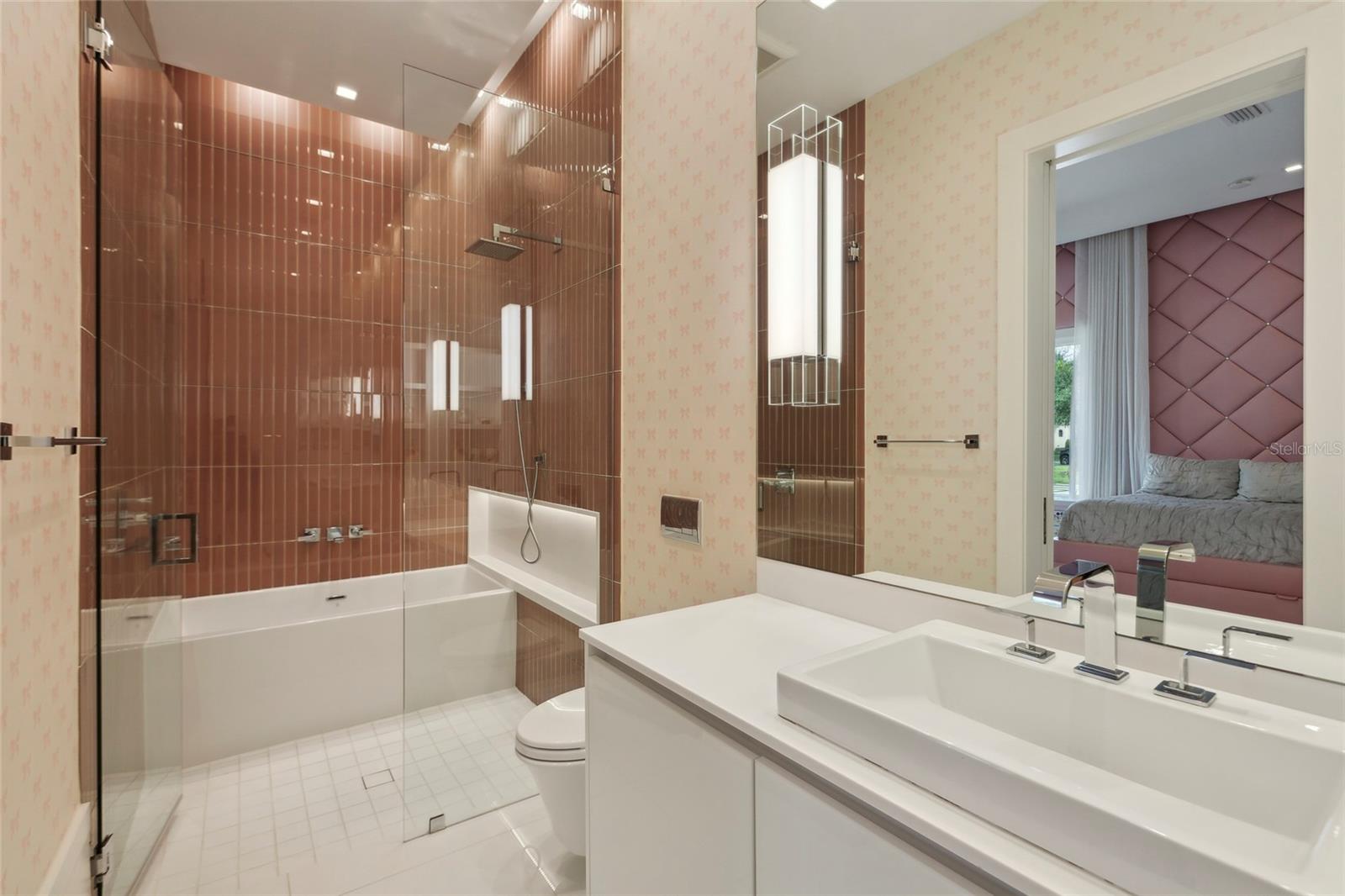 KEENES POINTE - Residential