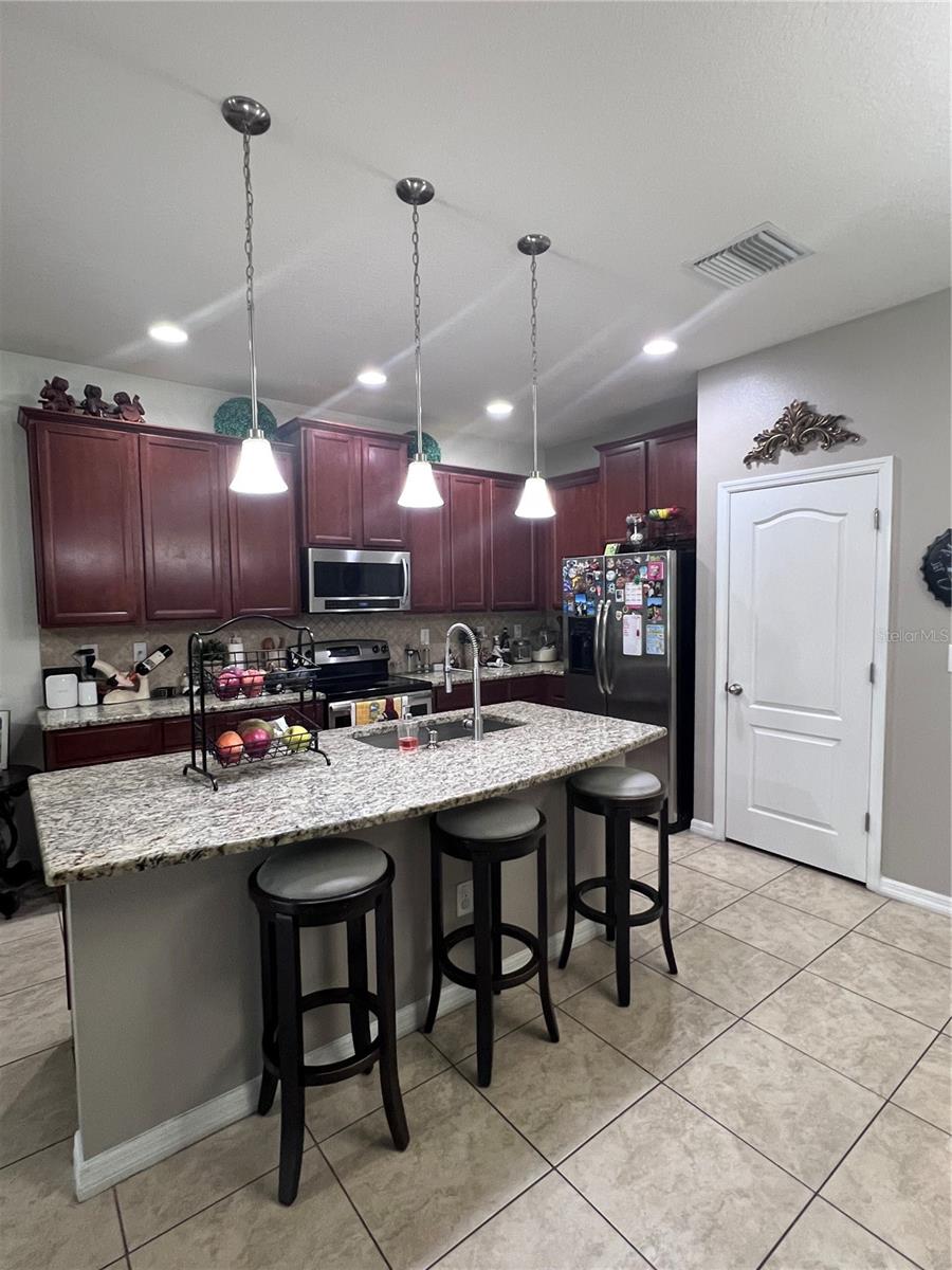 AVELAR CREEK NORTH - Residential Lease