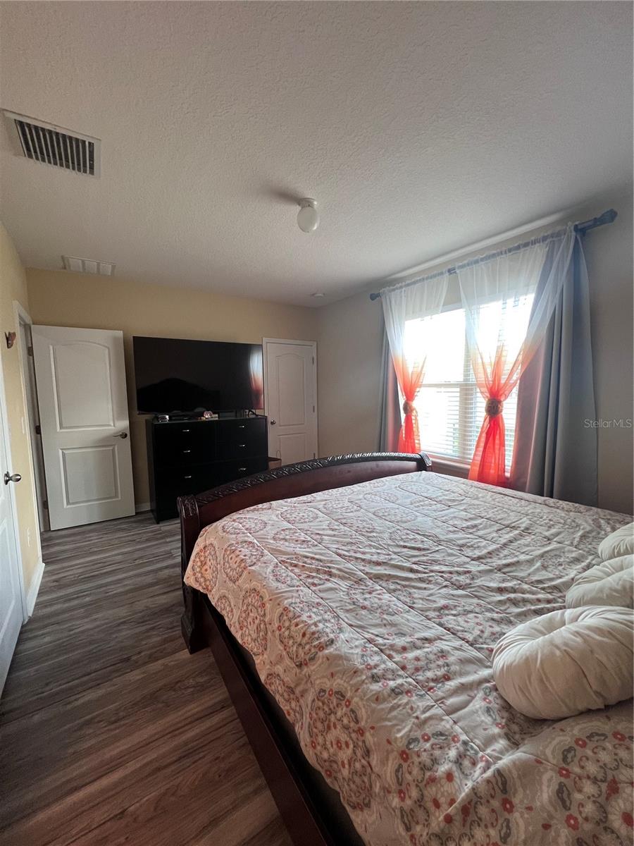 AVELAR CREEK NORTH - Residential Lease