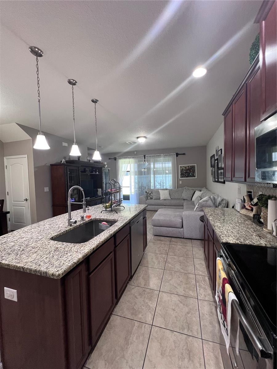 AVELAR CREEK NORTH - Residential Lease