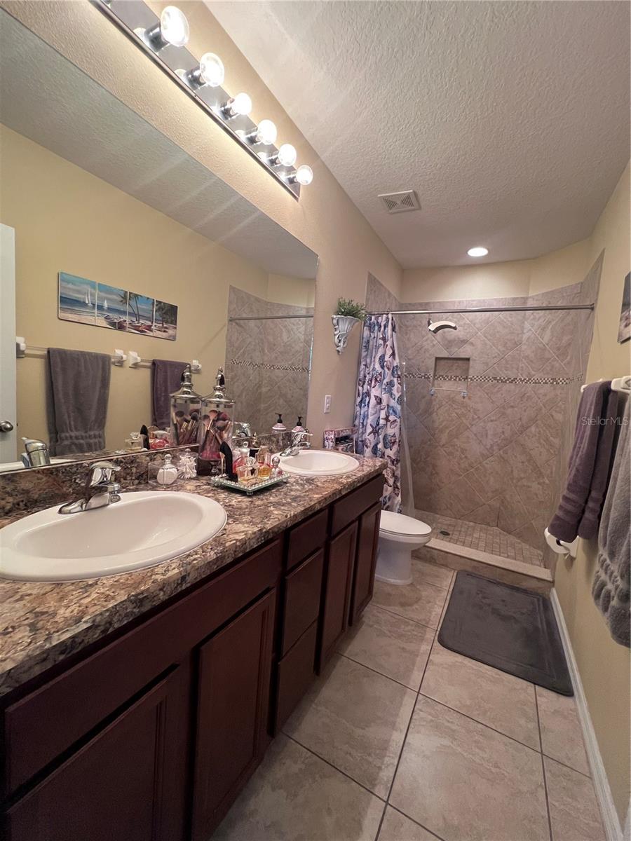 AVELAR CREEK NORTH - Residential Lease