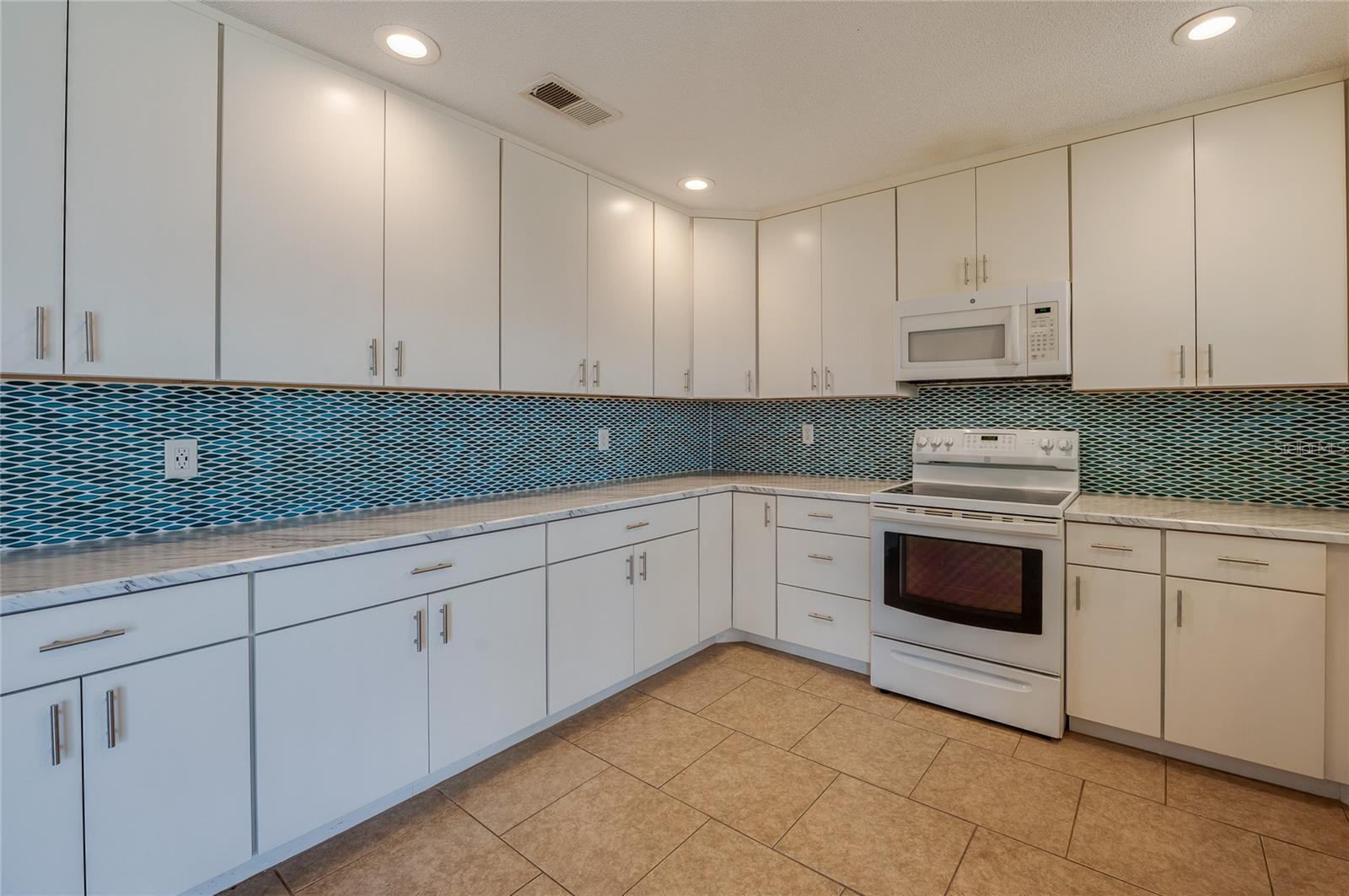 RAY MAR HEIGHTS BELLEWOOD - Residential