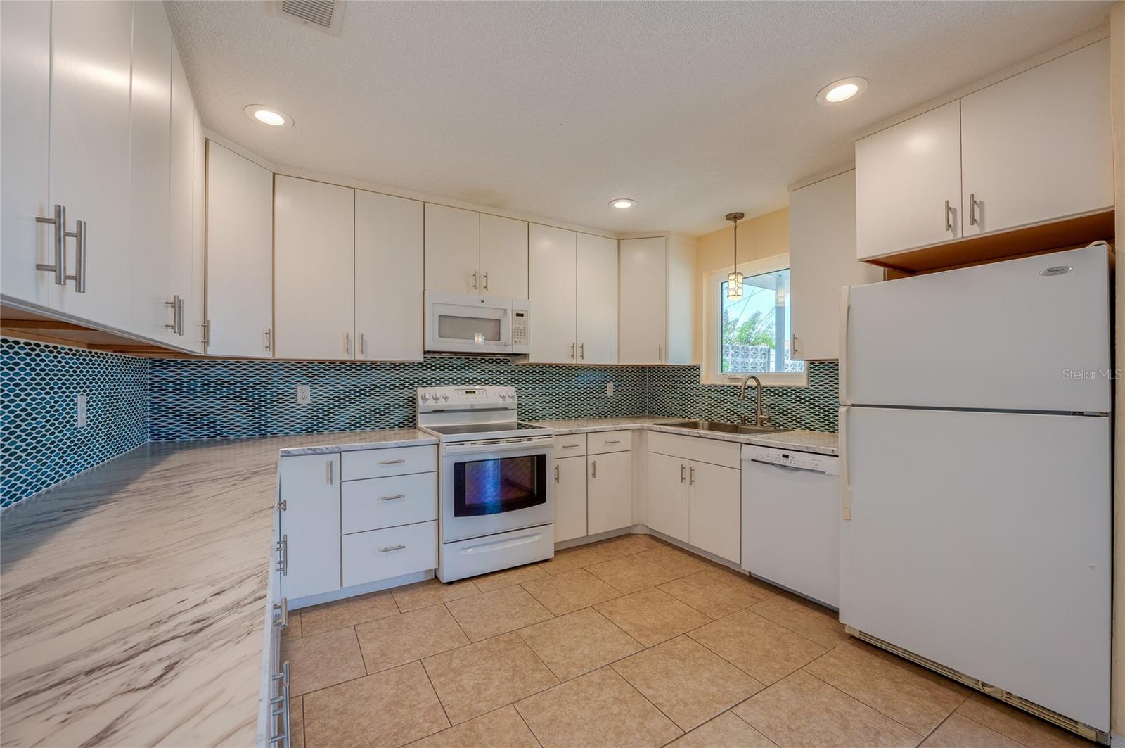 RAY MAR HEIGHTS BELLEWOOD - Residential
