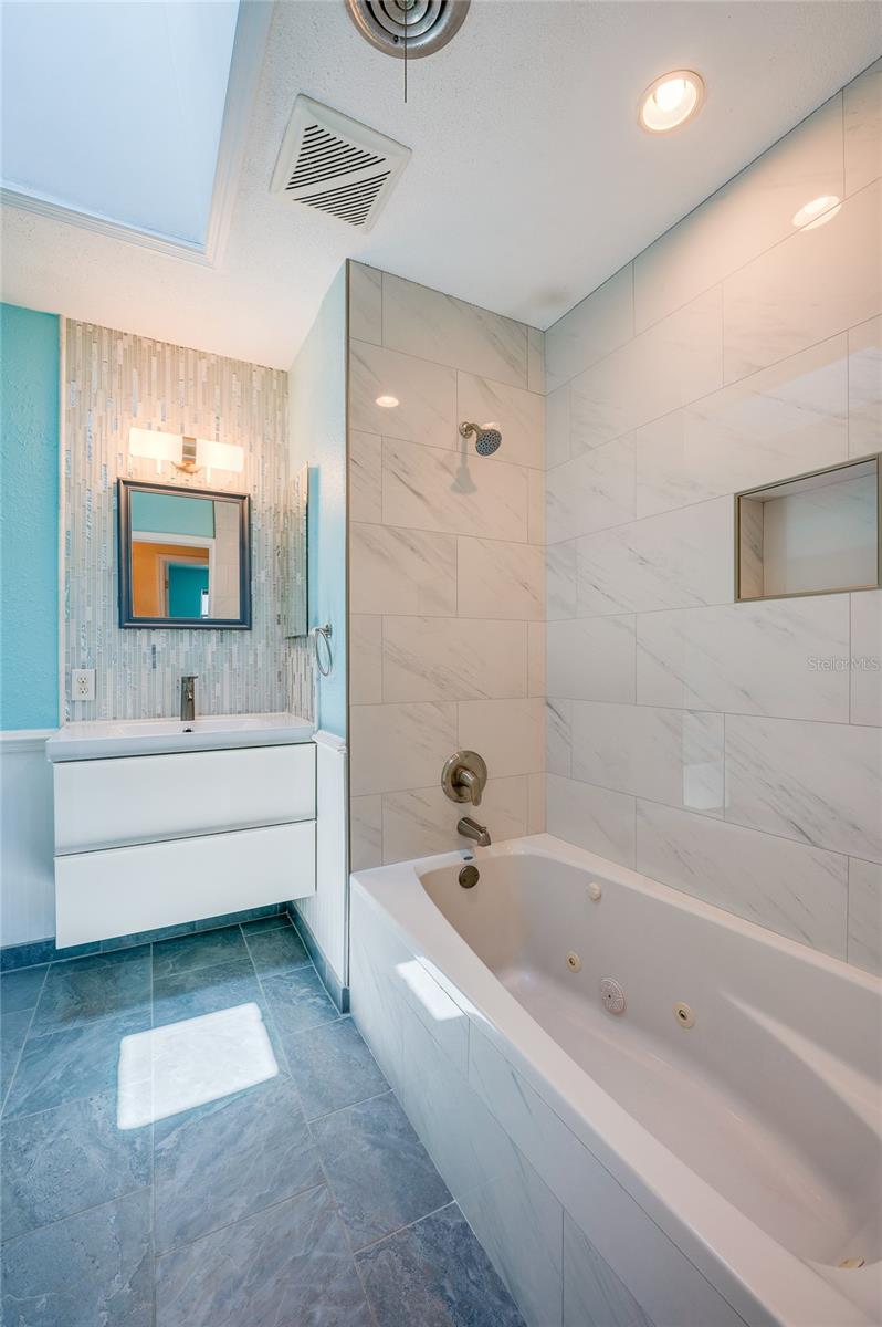 RAY MAR HEIGHTS BELLEWOOD - Residential