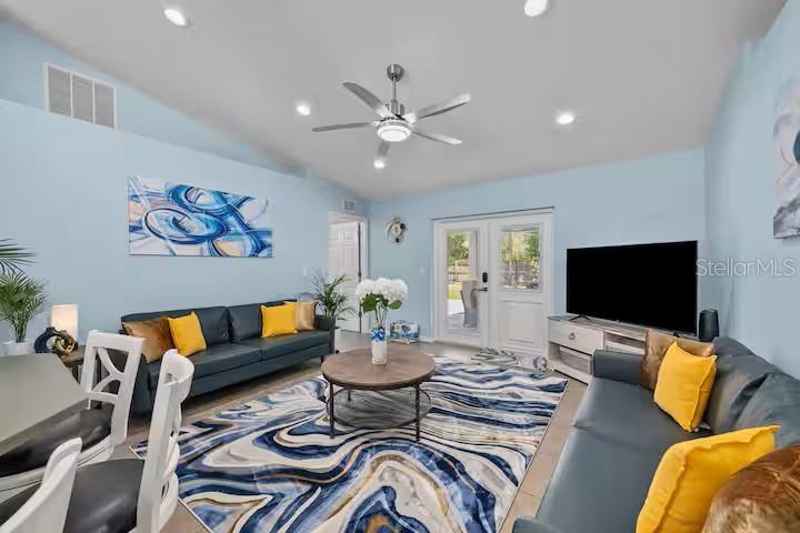 ROYAL PALMS SEC 30 - Residential
