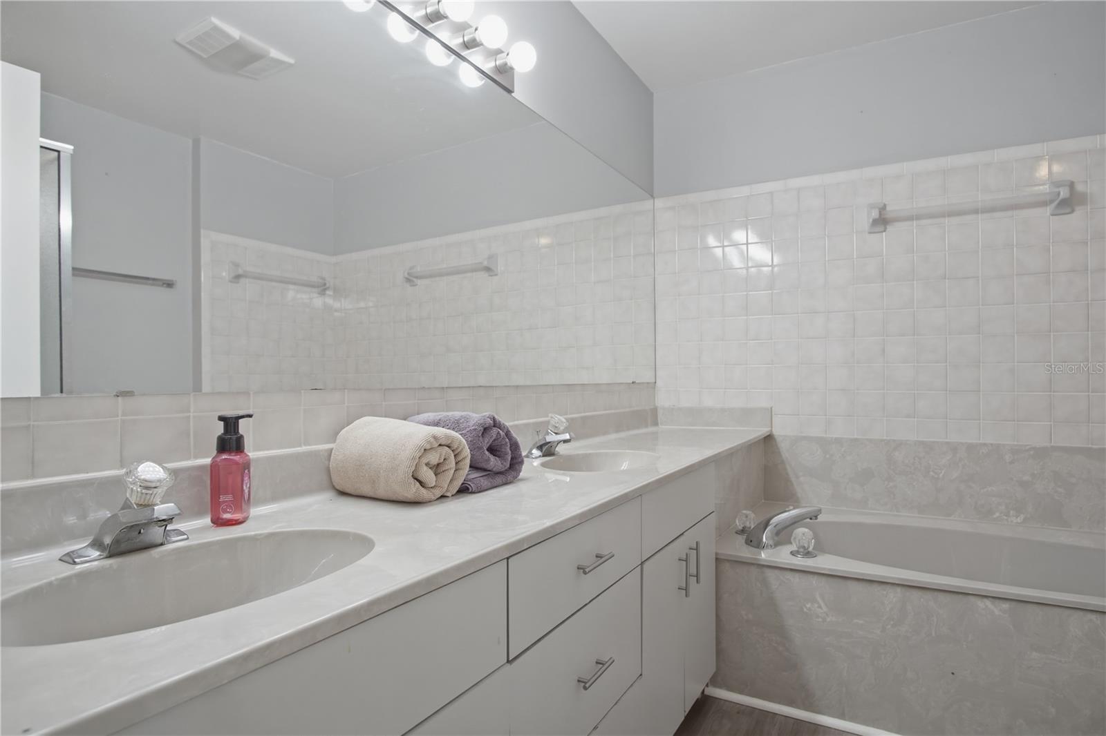 GRENELEFE CLUB ESTATES - Residential Lease