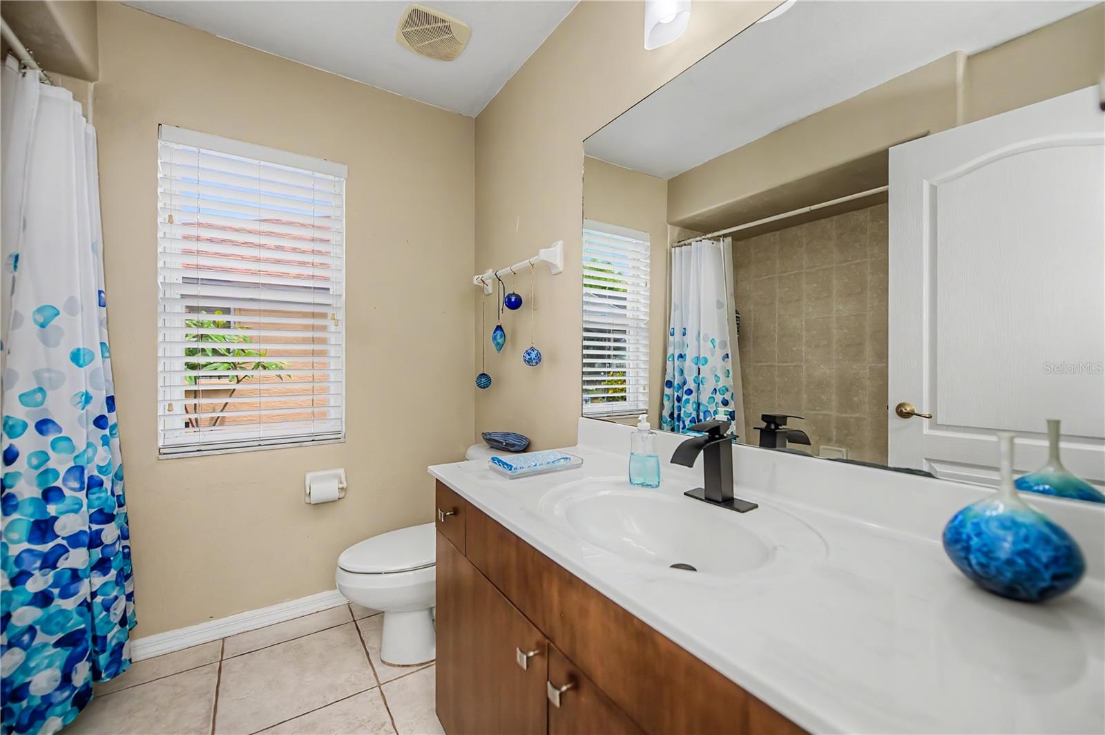 VENICE PALMS PH 2 - Residential