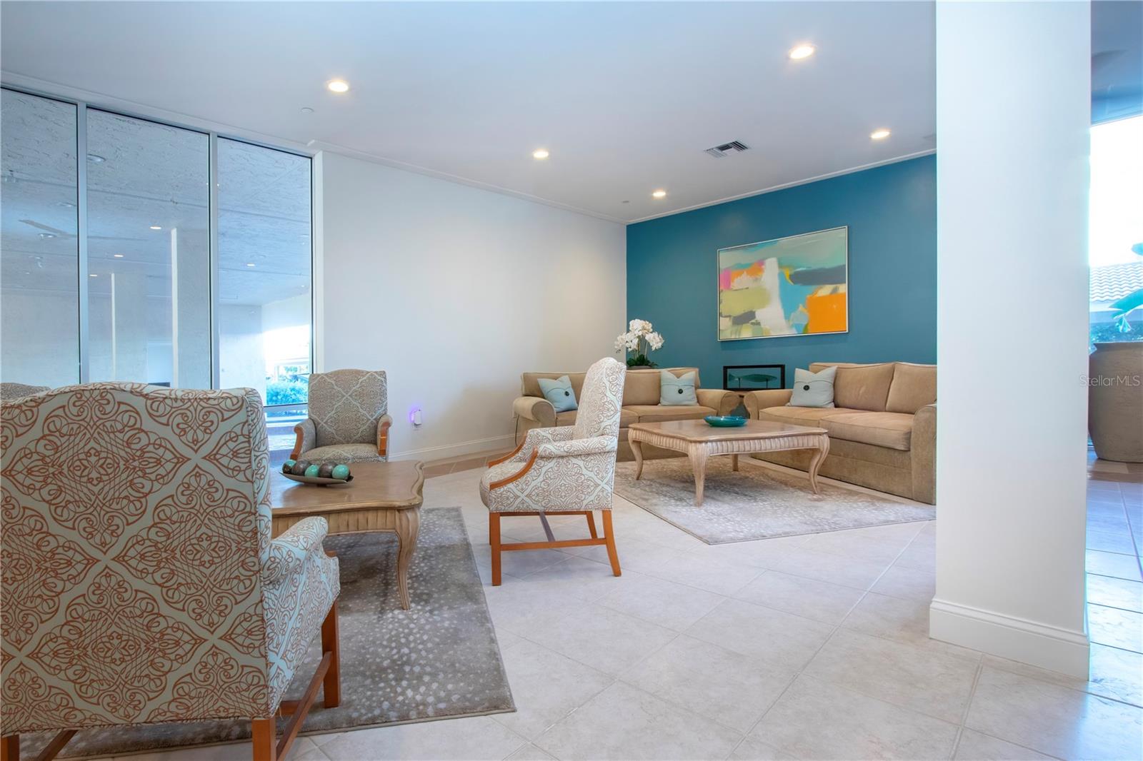 LIDO BEACH CLUB - Residential