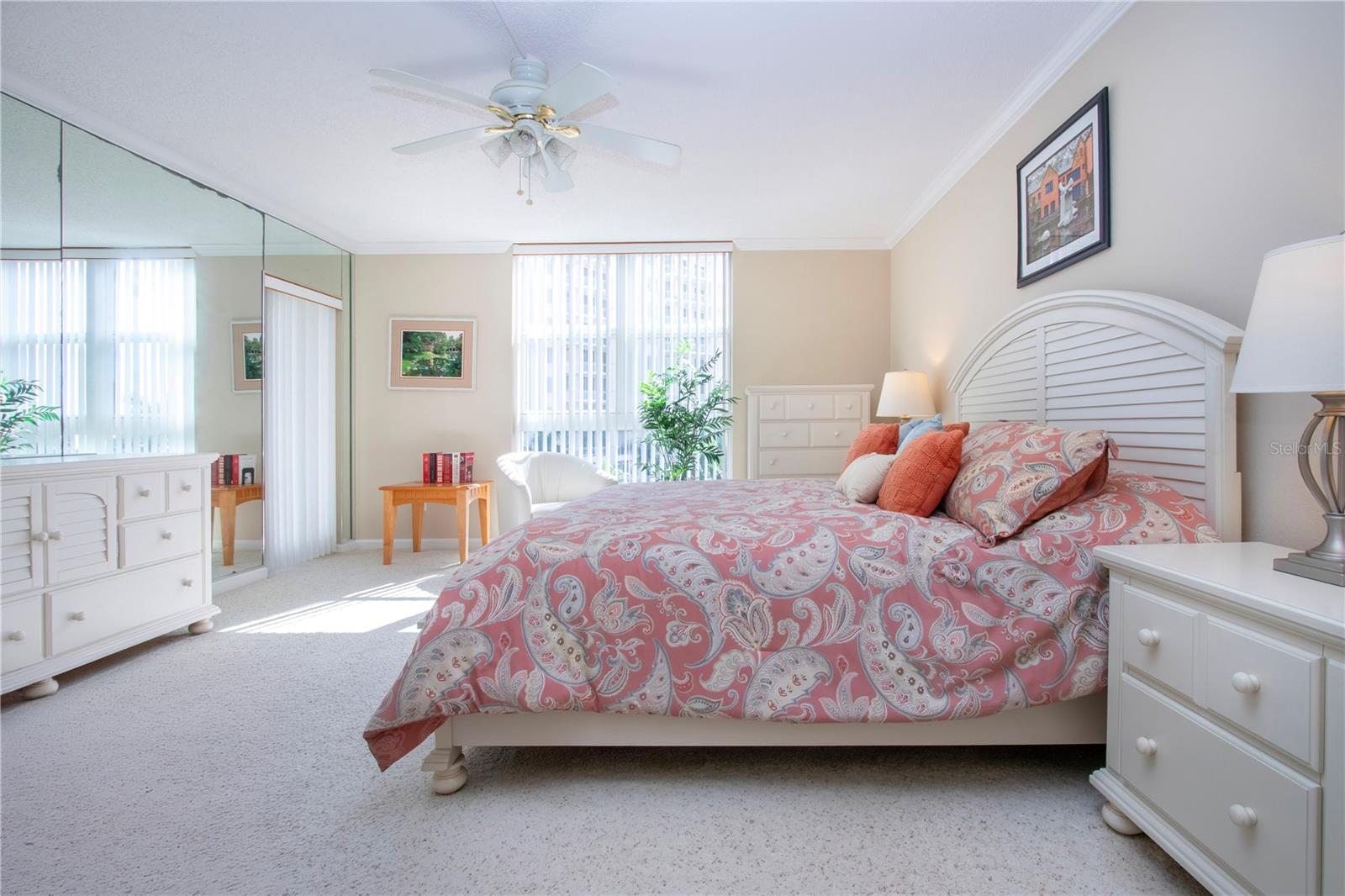 LIDO BEACH CLUB - Residential