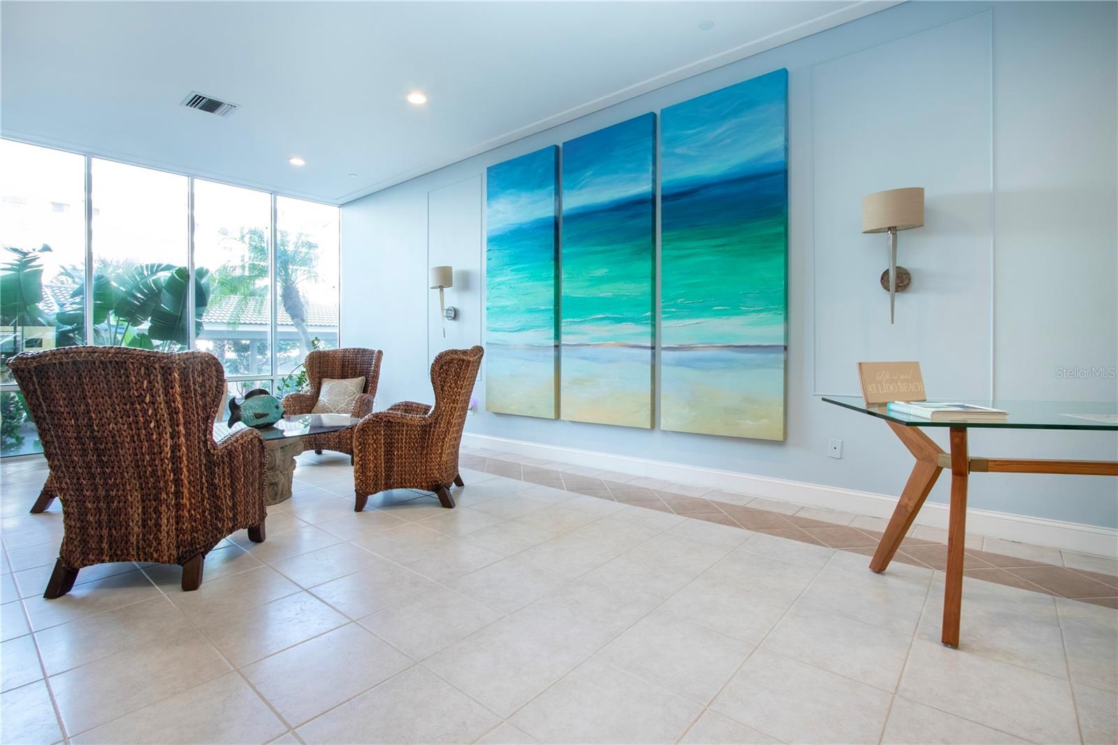 LIDO BEACH CLUB - Residential