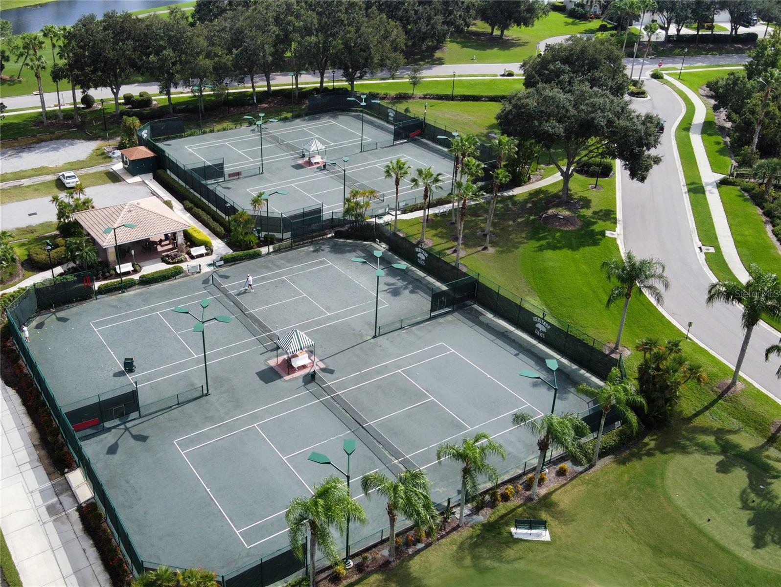 HERITAGE OAKS GOLF & COUNTRY CLUB - Residential