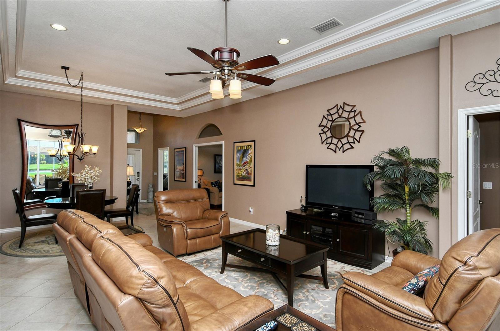 HERITAGE OAKS GOLF & COUNTRY CLUB - Residential