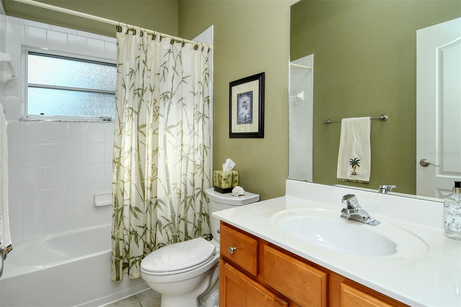 HERITAGE OAKS GOLF & COUNTRY CLUB - Residential