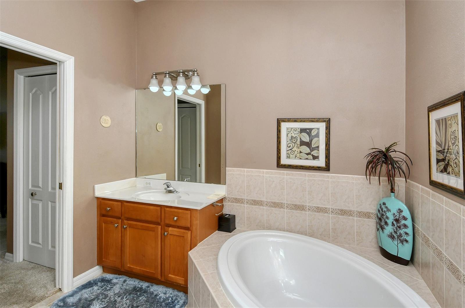 HERITAGE OAKS GOLF & COUNTRY CLUB - Residential