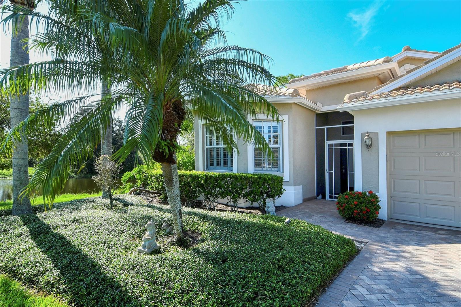 HERITAGE OAKS GOLF & COUNTRY CLUB - Residential