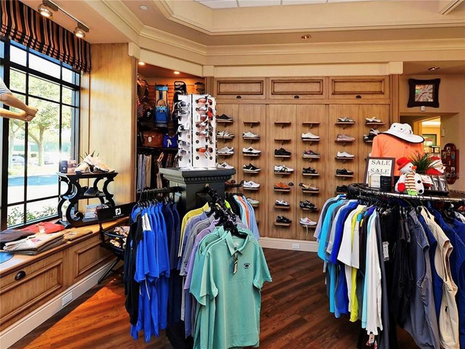 HERITAGE OAKS GOLF & COUNTRY CLUB - Residential