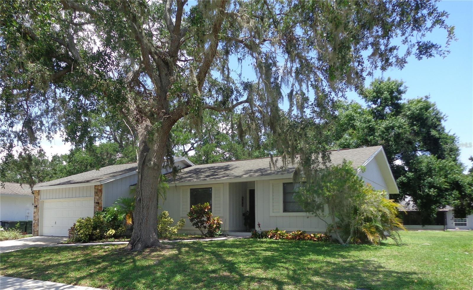 COLONIAL OAKS - Residential