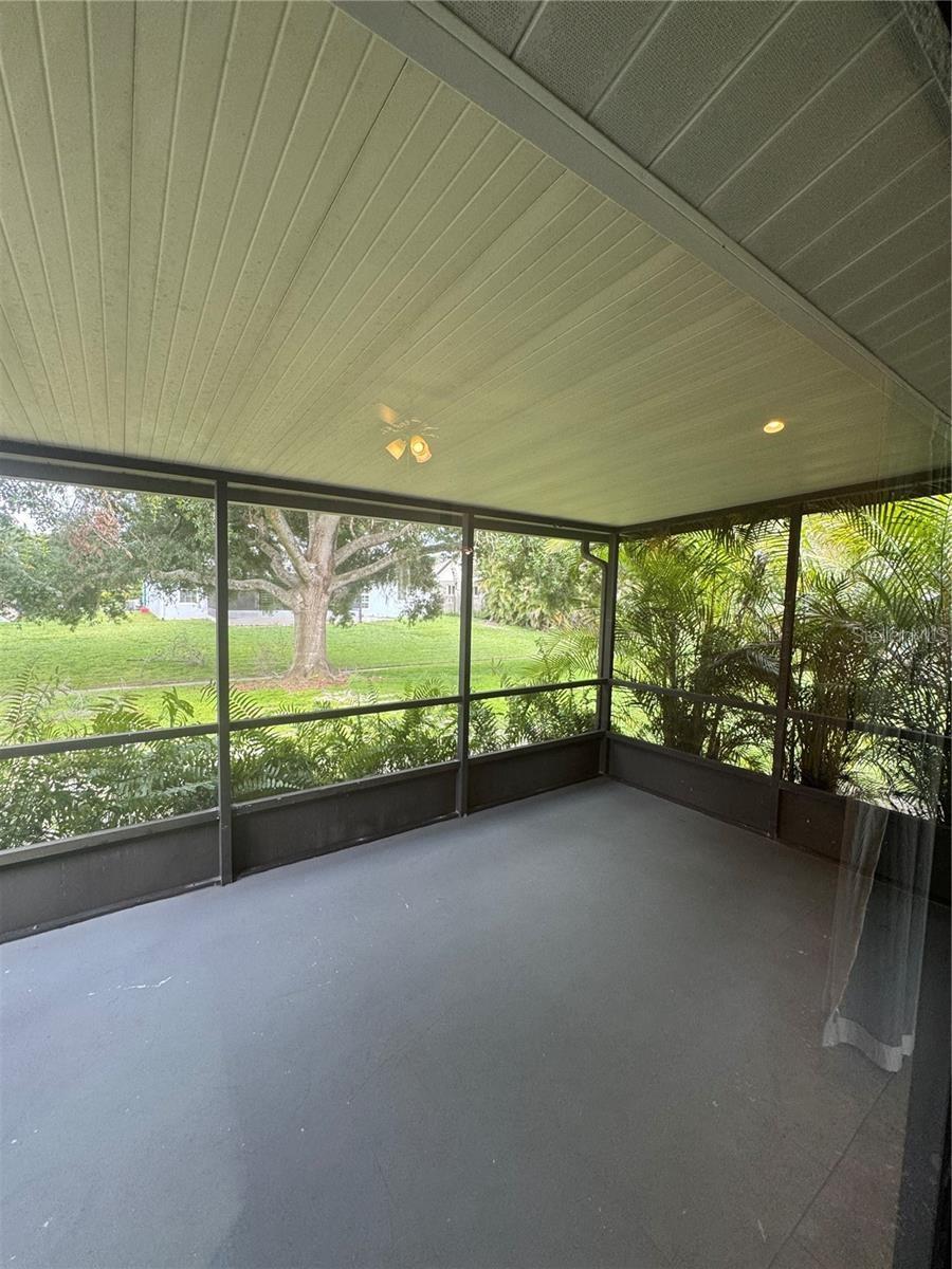 COLONIAL OAKS - Residential