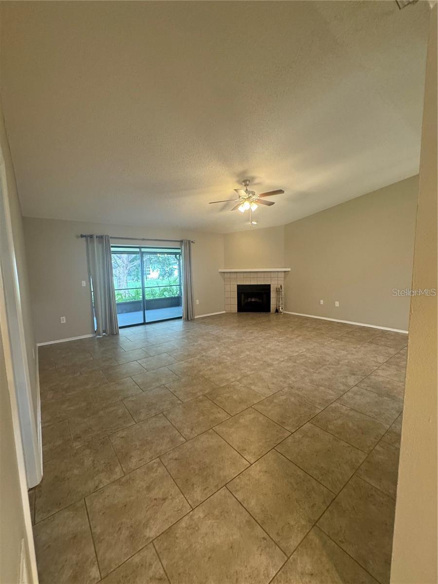 COLONIAL OAKS - Residential
