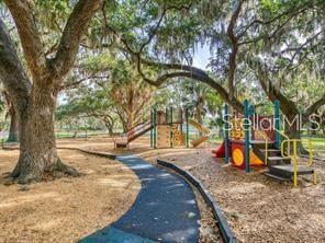COLONIAL OAKS - Residential