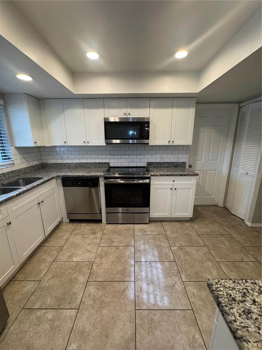 COLONIAL OAKS - Residential