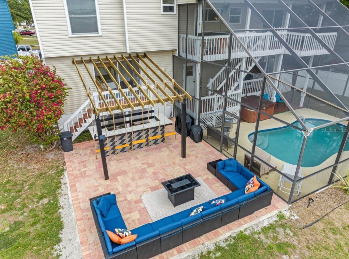 LAKES OF PINE RIDGE THE - Residential