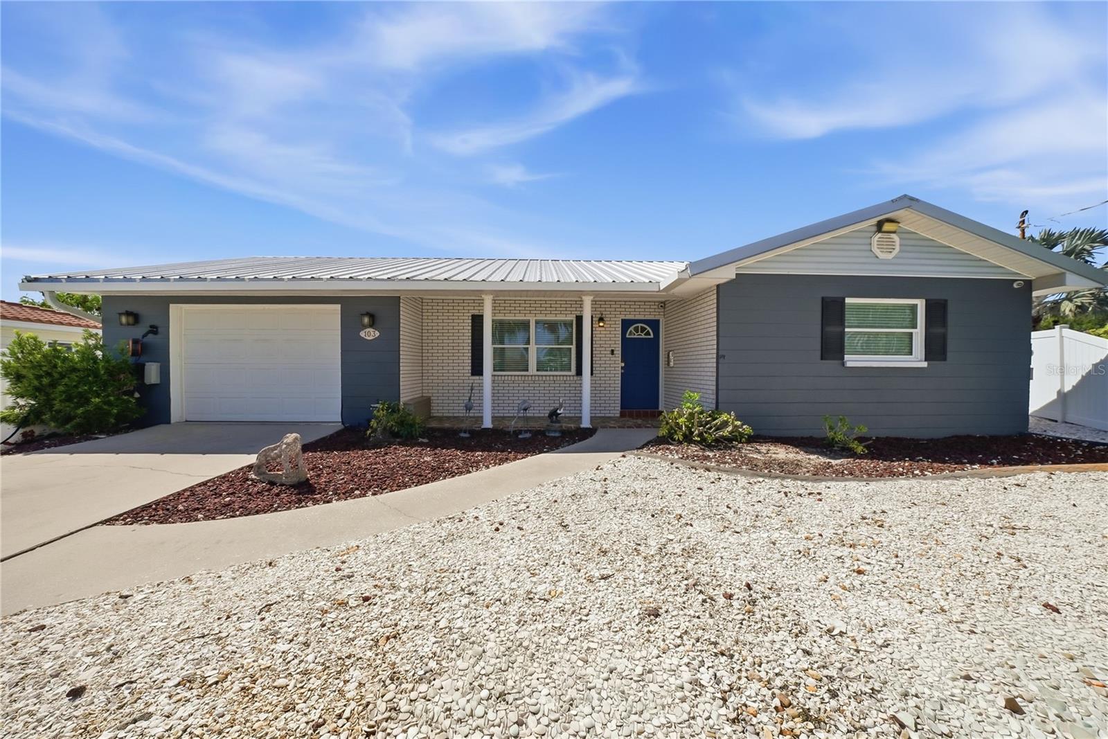 SANDPIPER POINT - Residential