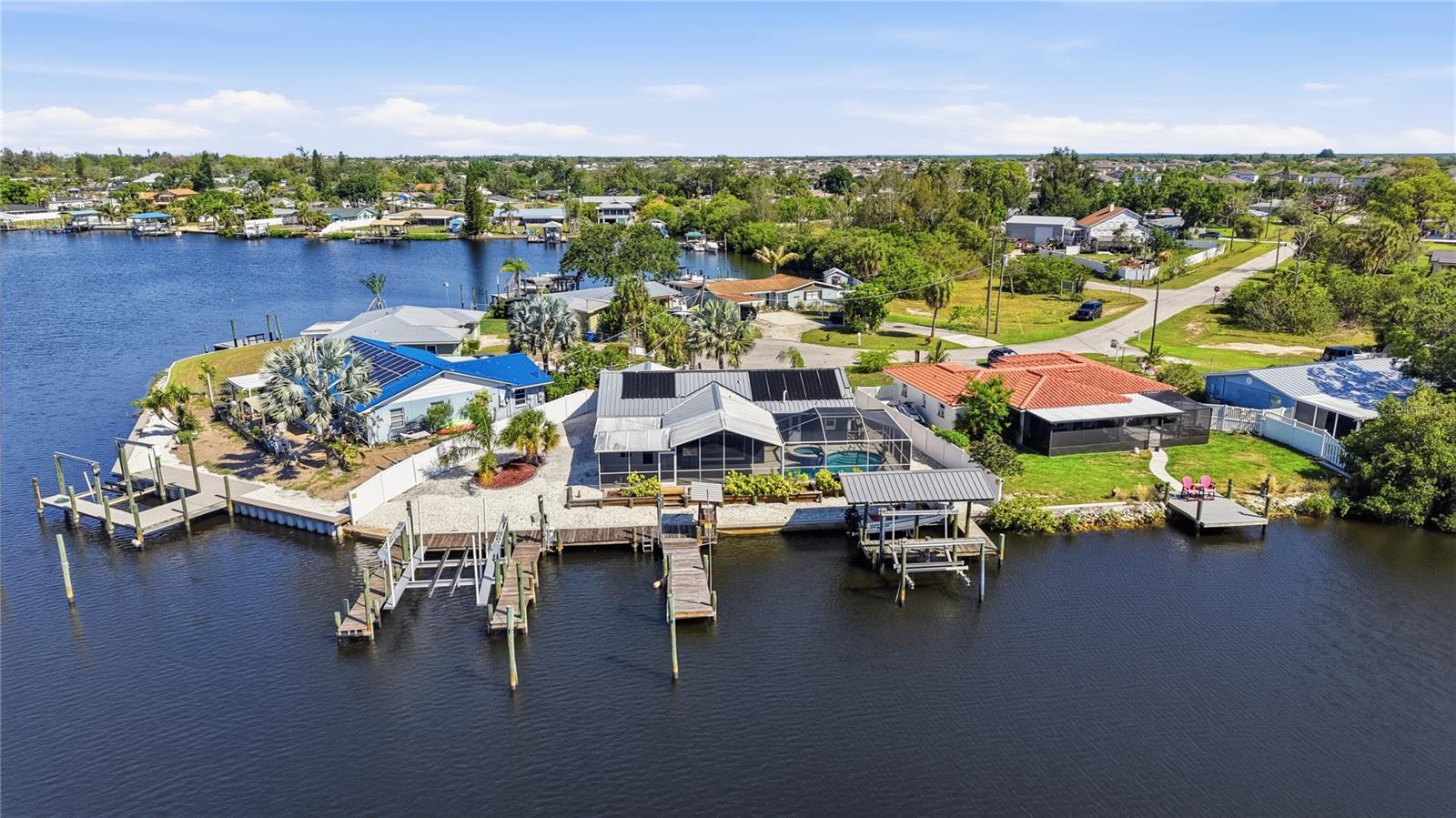 SANDPIPER POINT - Residential