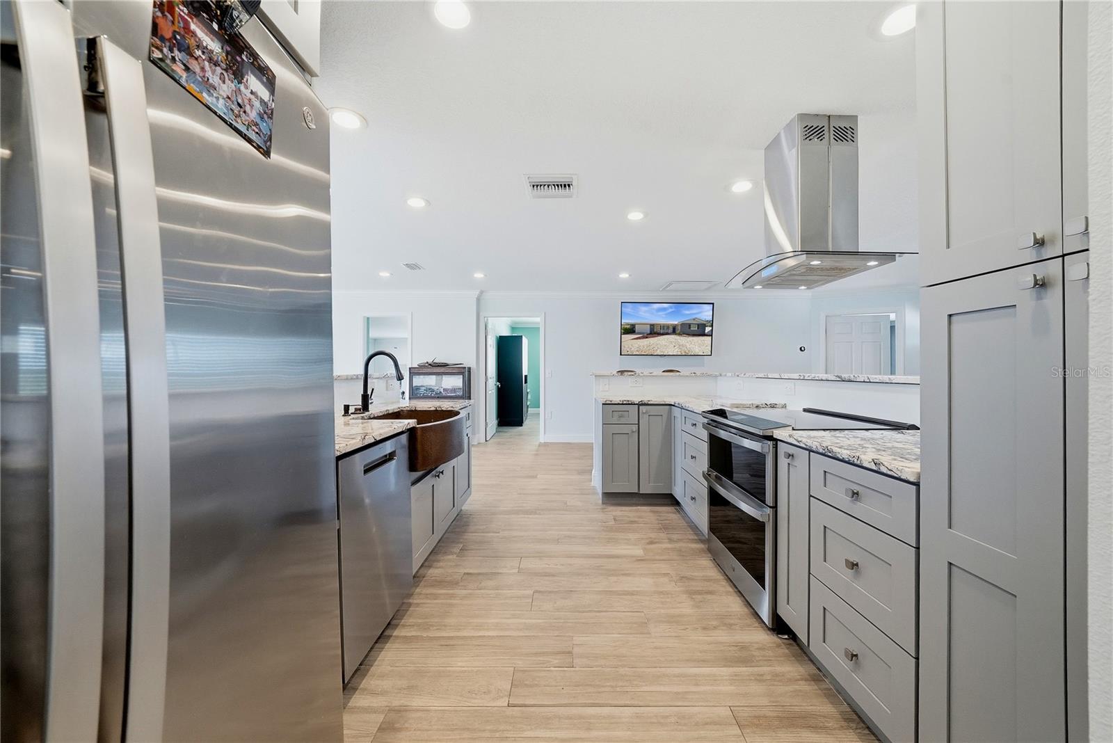 SANDPIPER POINT - Residential