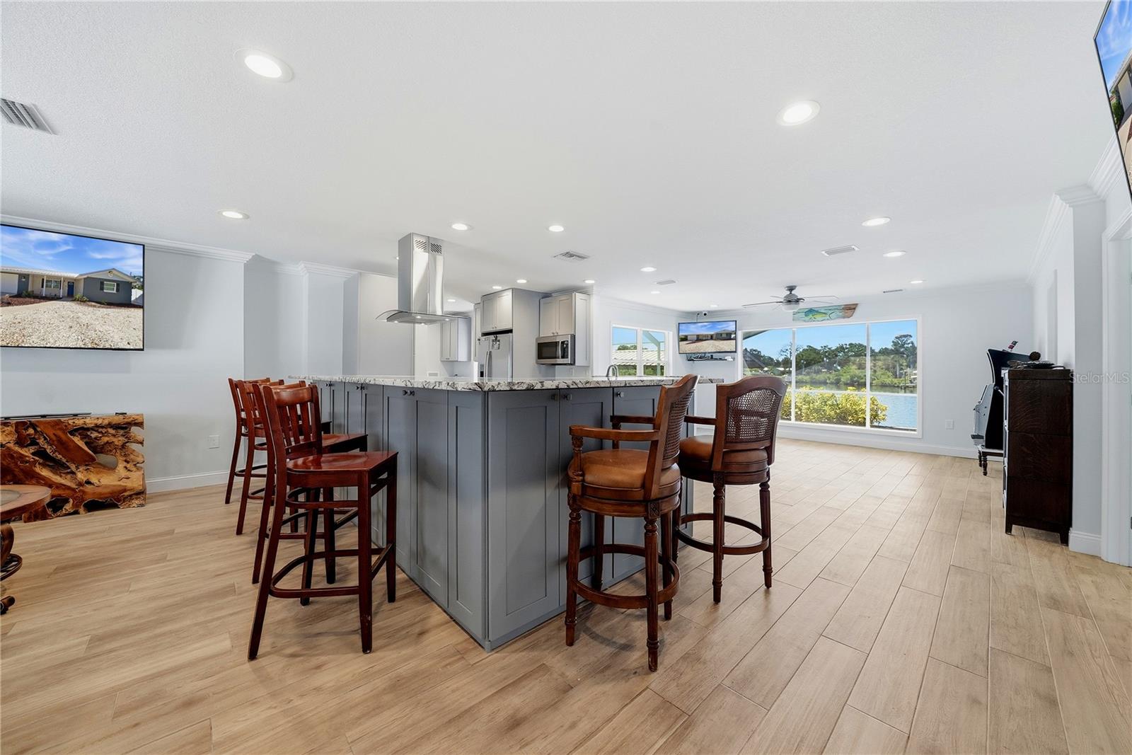 SANDPIPER POINT - Residential