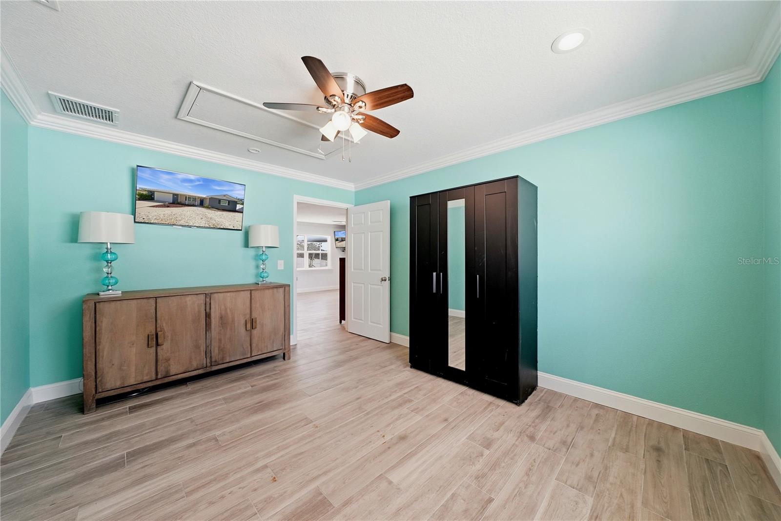 SANDPIPER POINT - Residential