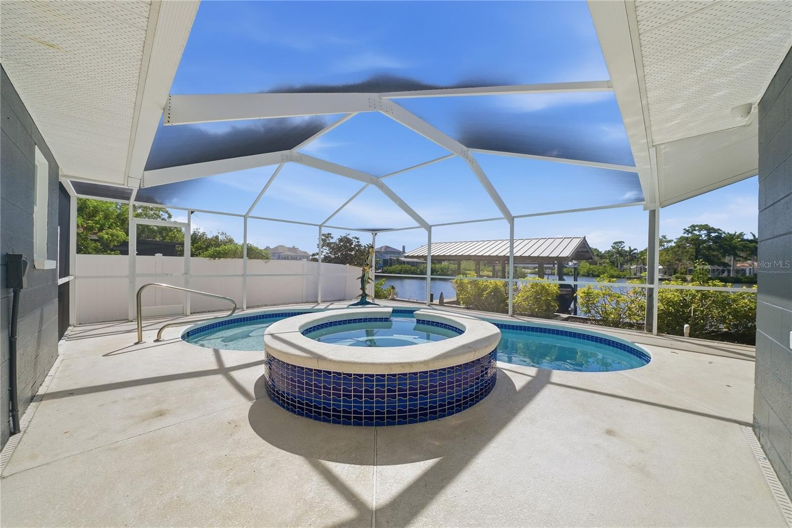 SANDPIPER POINT - Residential