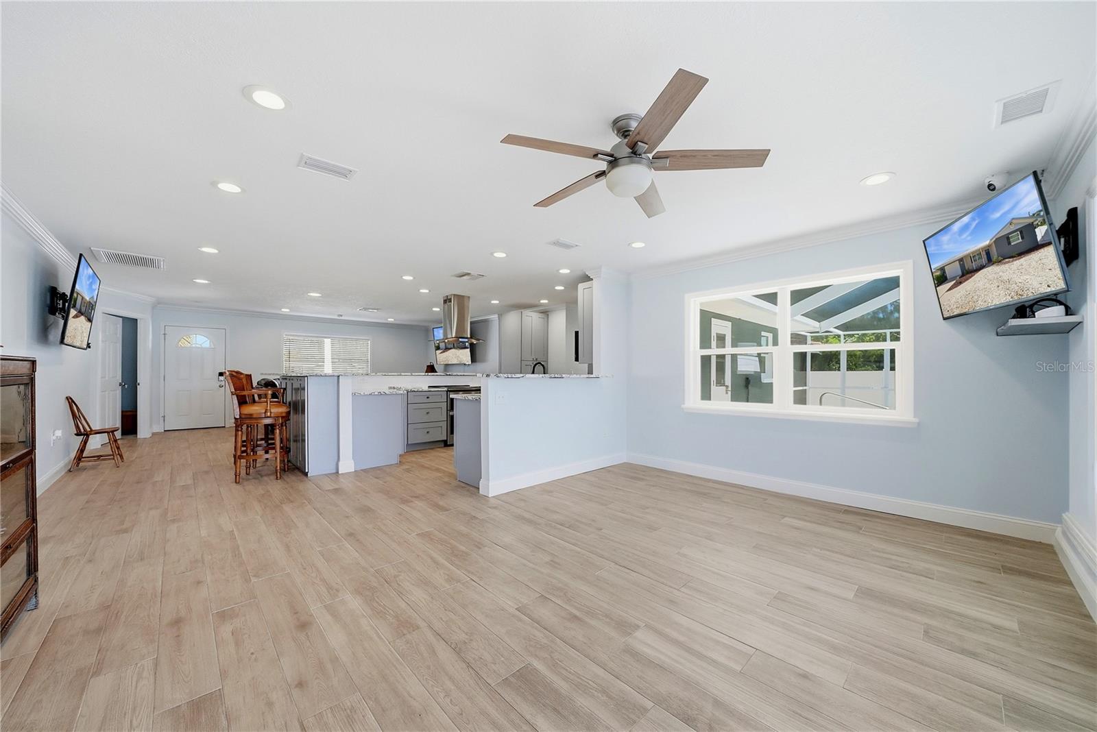 SANDPIPER POINT - Residential