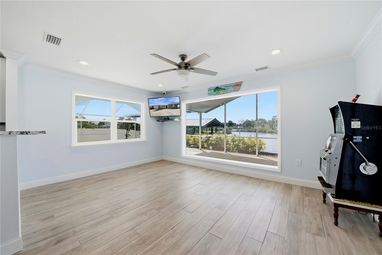 SANDPIPER POINT - Residential